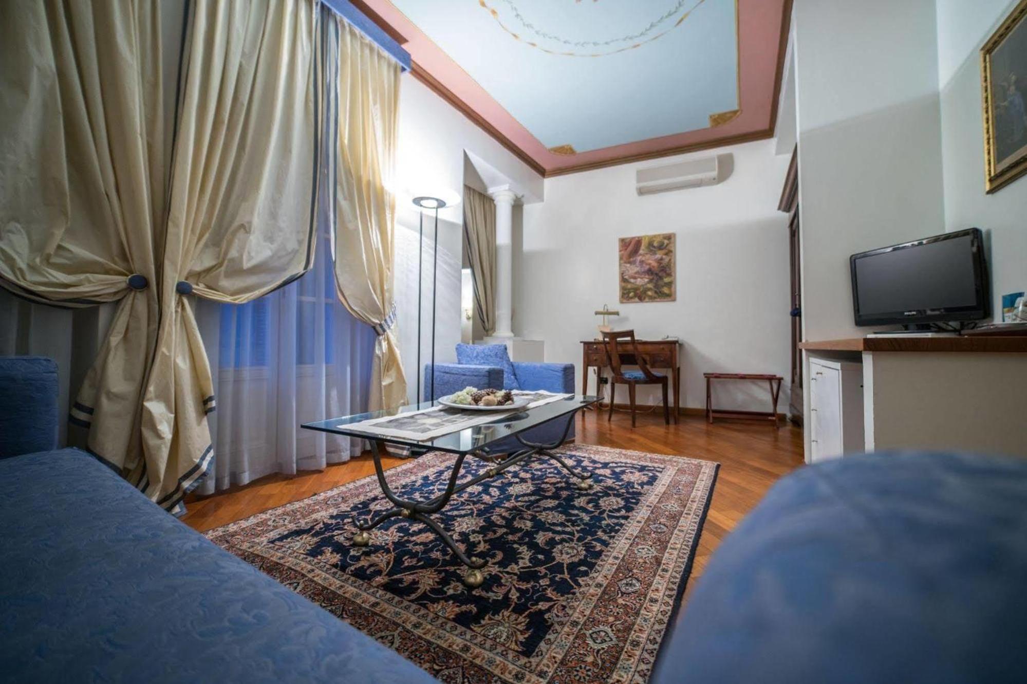 Palazzo Finati Panzió Alba Kültér fotó