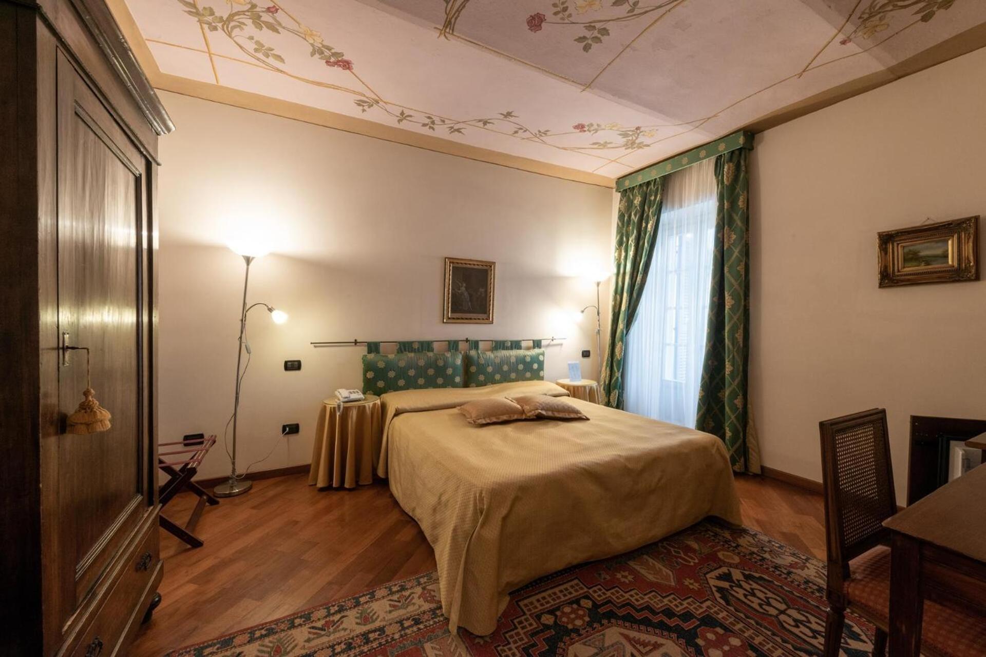Palazzo Finati Panzió Alba Kültér fotó